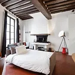 Parisian Apartment With Terrace In Saint Michel-Notre Dame